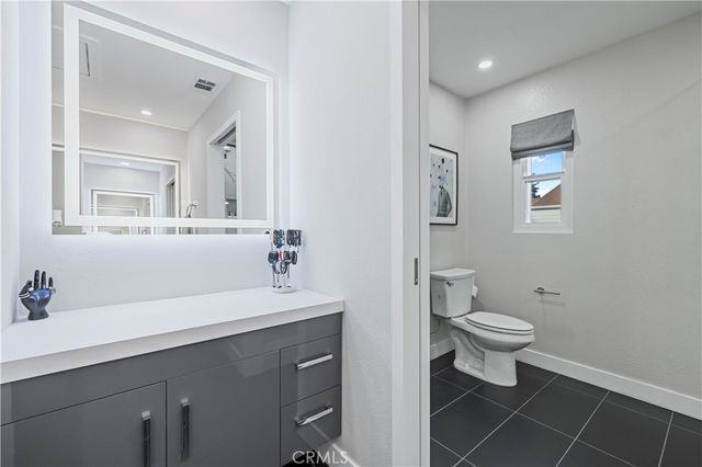 10061 Melinda Way 2, Northridge, CA 91325