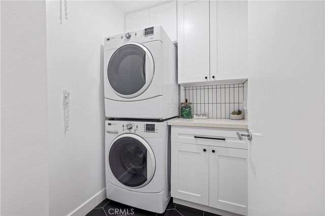 10061 Melinda Way 2, Northridge, CA 91325