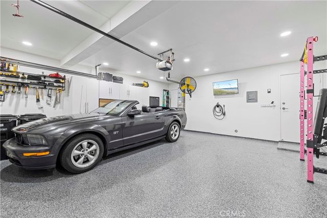 10061 Melinda Way 2, Northridge, CA 91325