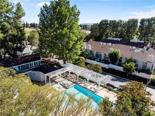 10061 Melinda Way 2, Northridge, CA 91325