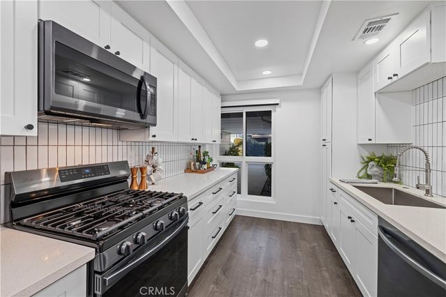 10061 Melinda Way 2, Northridge, CA 91325