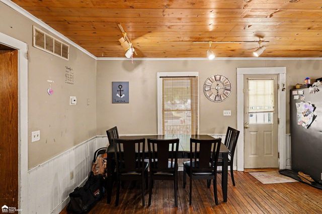 703 Brady Street, Chesaning, MI 48616
