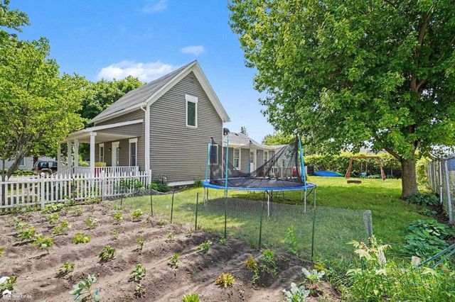 703 Brady Street, Chesaning, MI 48616