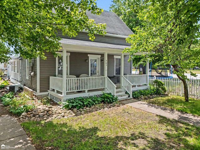 703 Brady Street, Chesaning, MI 48616