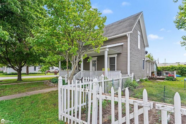 703 Brady Street, Chesaning, MI 48616