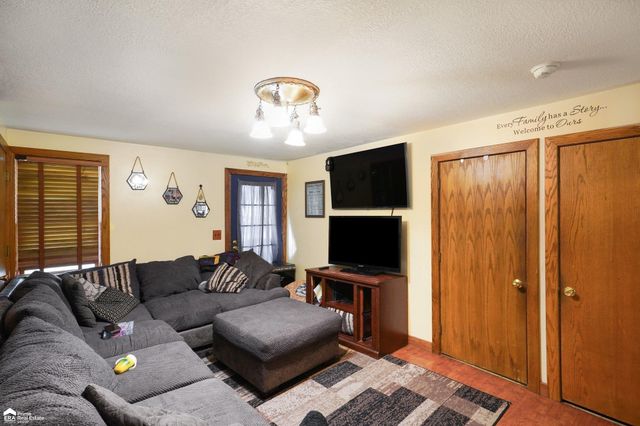 703 Brady Street, Chesaning, MI 48616
