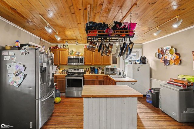 703 Brady Street, Chesaning, MI 48616