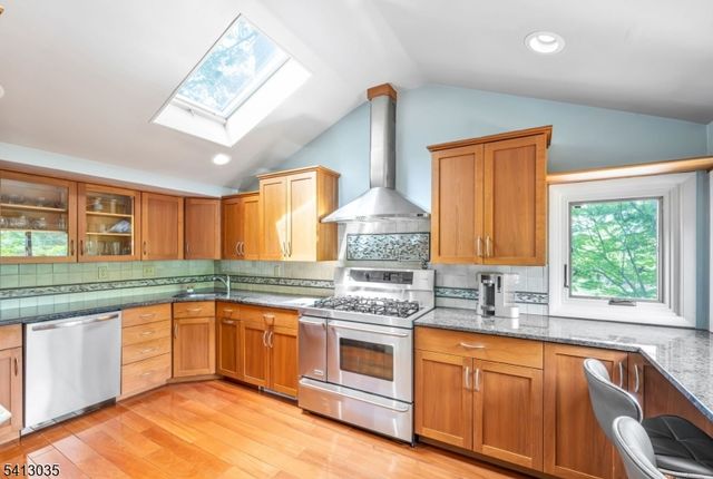994 Mountain Ave, Berkeley Heights Twp., NJ 07922