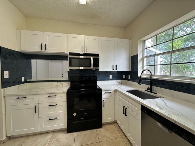 641 Cypress Lake Boulevard K18, Pompano Beach, FL 33064