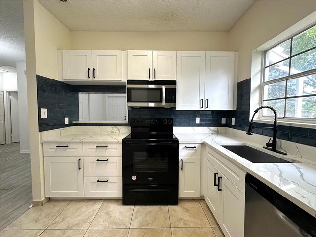 641 Cypress Lake Boulevard K18, Pompano Beach, FL 33064