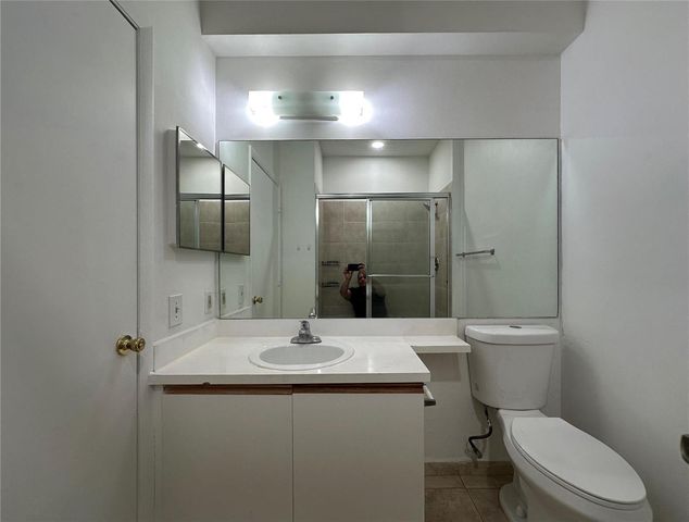 641 Cypress Lake Boulevard K18, Pompano Beach, FL 33064