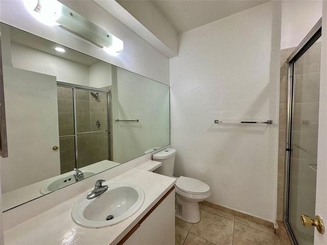 641 Cypress Lake Boulevard K18, Pompano Beach, FL 33064