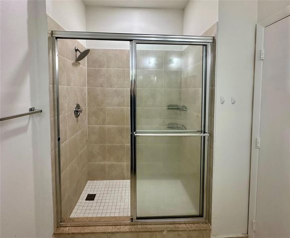 641 Cypress Lake Boulevard K18, Pompano Beach, FL 33064
