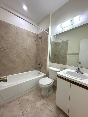 641 Cypress Lake Boulevard K18, Pompano Beach, FL 33064