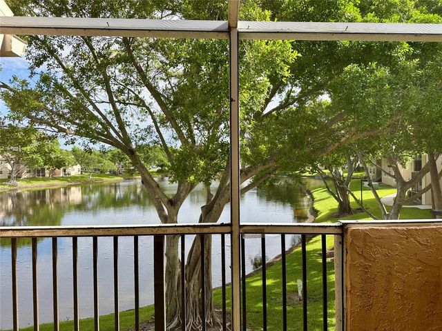 641 Cypress Lake Boulevard K18, Pompano Beach, FL 33064