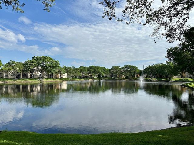641 Cypress Lake Boulevard K18, Pompano Beach, FL 33064