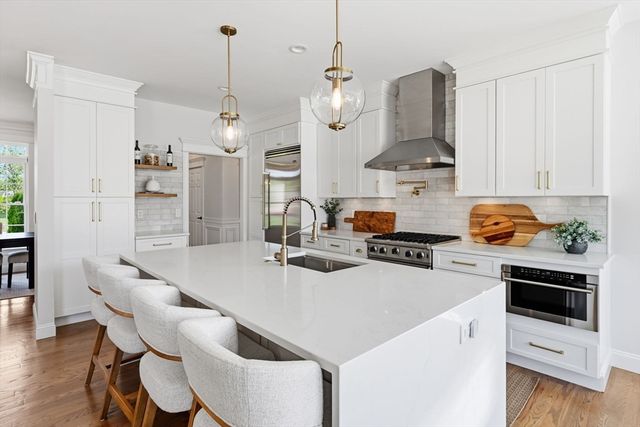 112 Farmington Cir, Agawam, MA 01030