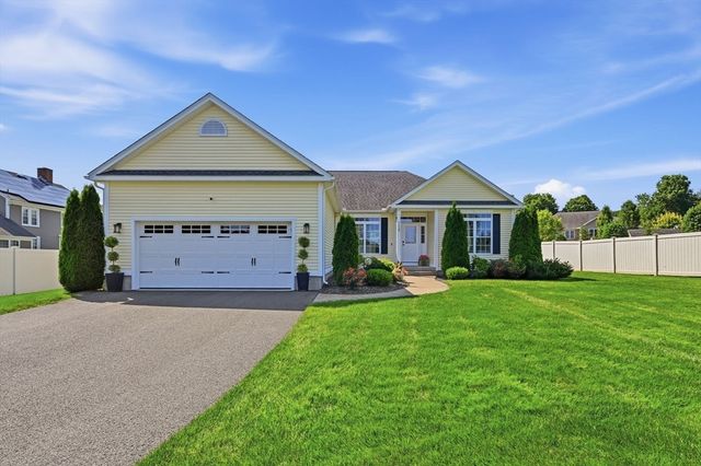 112 Farmington Cir, Agawam, MA 01030