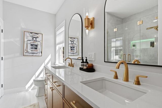 112 Farmington Cir, Agawam, MA 01030