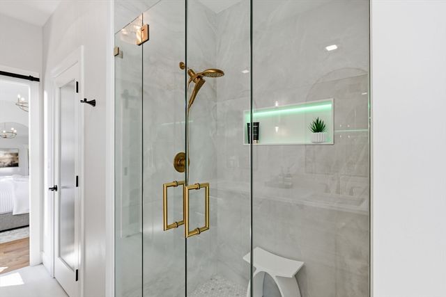 112 Farmington Cir, Agawam, MA 01030