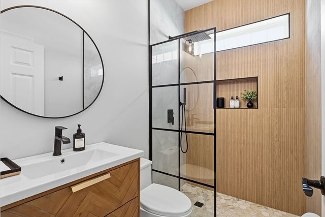 112 Farmington Cir, Agawam, MA 01030