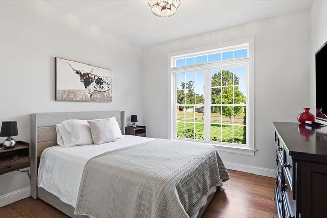 112 Farmington Cir, Agawam, MA 01030