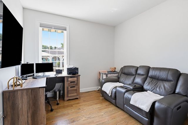 112 Farmington Cir, Agawam, MA 01030