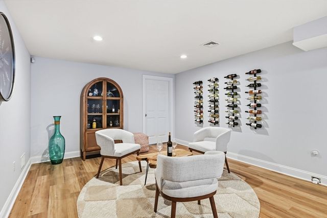112 Farmington Cir, Agawam, MA 01030