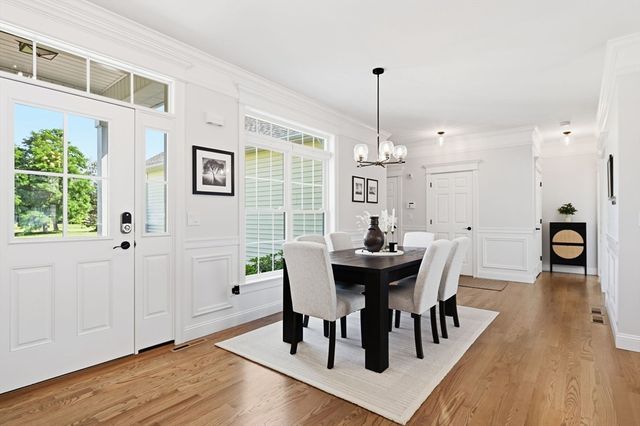 112 Farmington Cir, Agawam, MA 01030