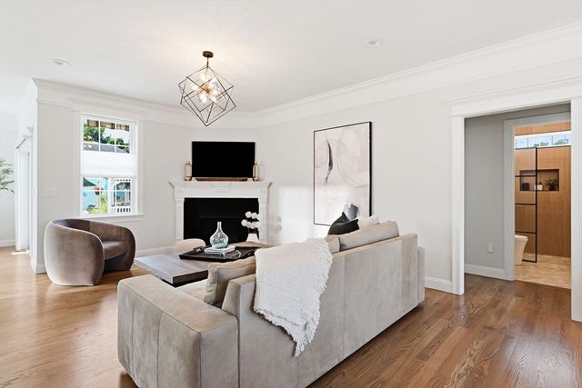 112 Farmington Cir, Agawam, MA 01030