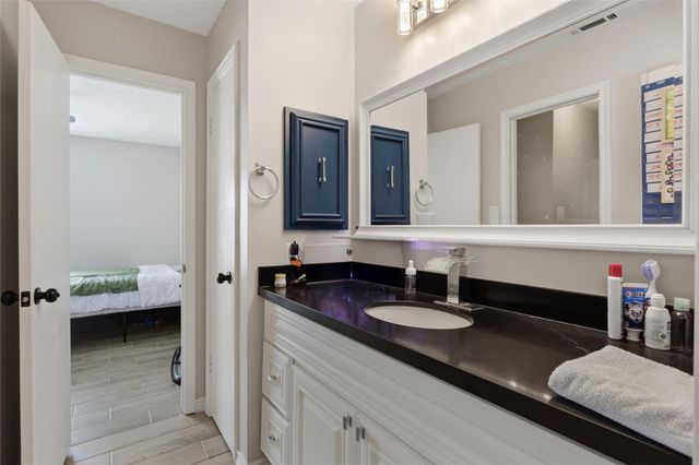 5206 Abercreek Avenue, Friendswood, TX 77546