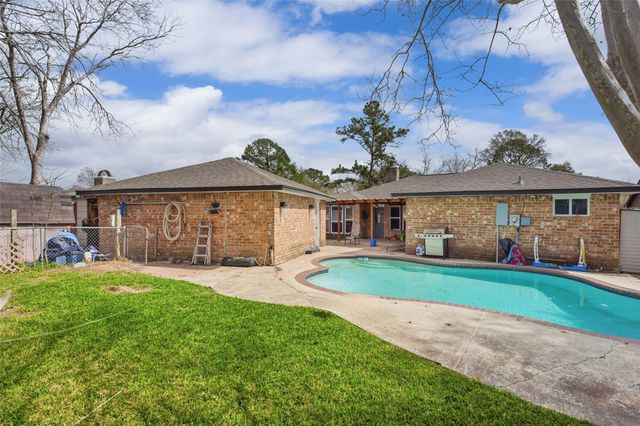 5206 Abercreek Avenue, Friendswood, TX 77546