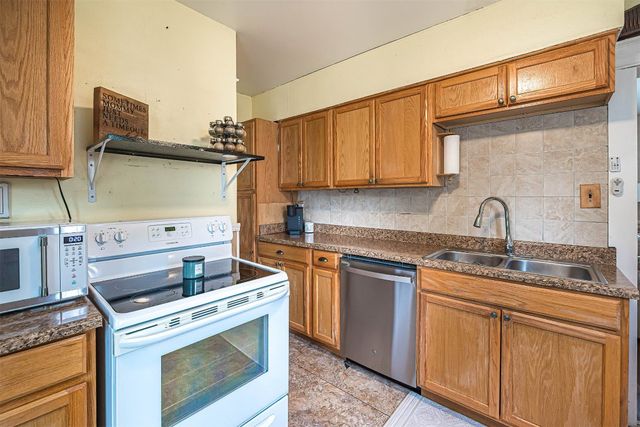 3001 WALNUT Street, Erie, PA 16508