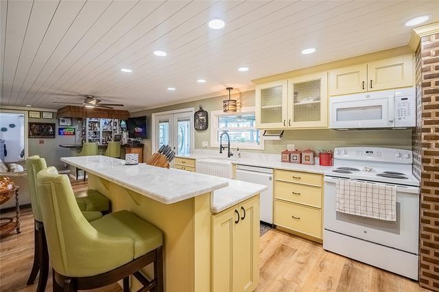 5421 MOHAWK STREET, Zephyrhills, FL 33542