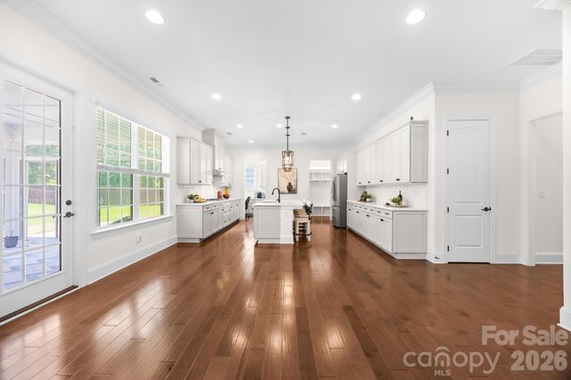 809 Brown Creek Drive, Matthews, NC 28104