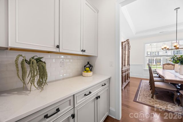 809 Brown Creek Drive, Matthews, NC 28104