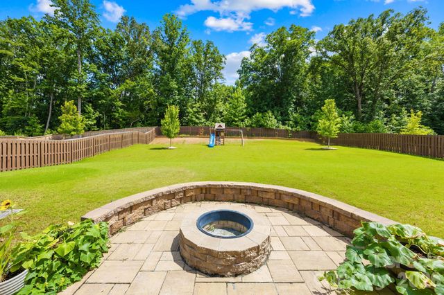 809 Brown Creek Drive, Matthews, NC 28104
