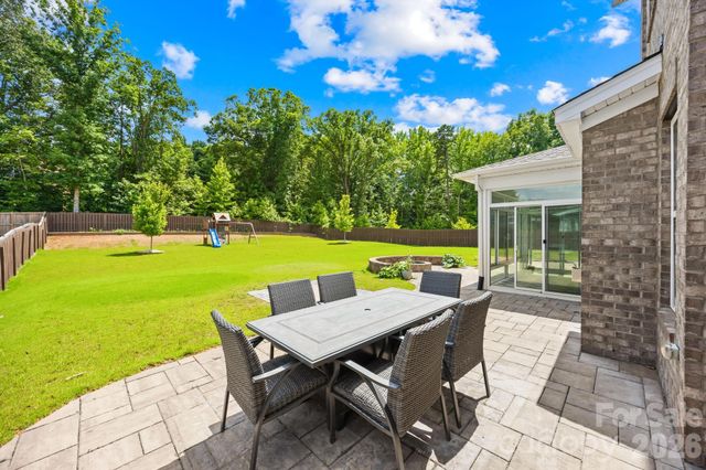 809 Brown Creek Drive, Matthews, NC 28104