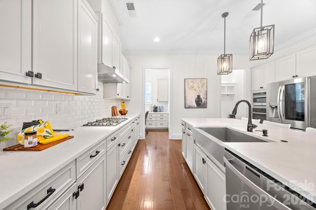809 Brown Creek Drive, Matthews, NC 28104