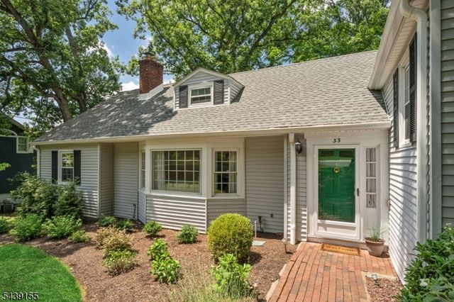 33 Runnymede Rd, Chatham Twp., NJ 07928
