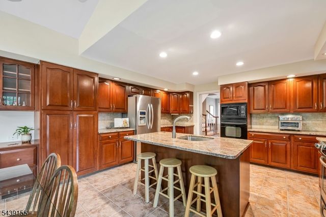 33 Runnymede Rd, Chatham Twp., NJ 07928