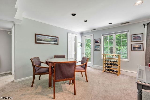 33 Runnymede Rd, Chatham Twp., NJ 07928
