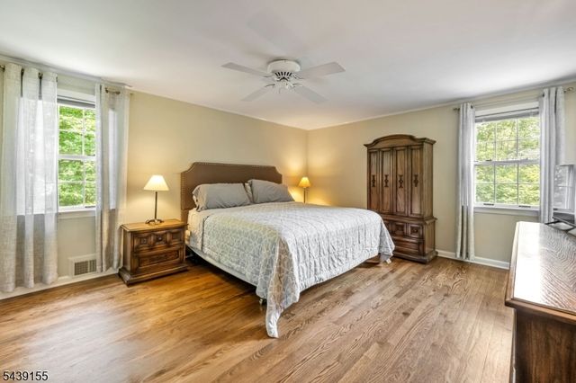 33 Runnymede Rd, Chatham Twp., NJ 07928