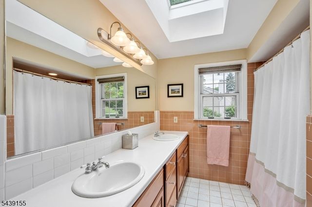 33 Runnymede Rd, Chatham Twp., NJ 07928