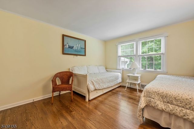 33 Runnymede Rd, Chatham Twp., NJ 07928