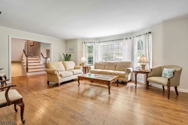 33 Runnymede Rd, Chatham Twp., NJ 07928