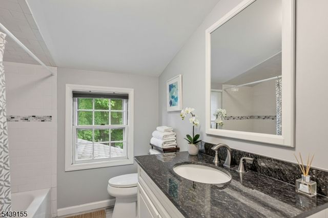 33 Runnymede Rd, Chatham Twp., NJ 07928