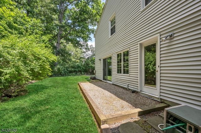 33 Runnymede Rd, Chatham Twp., NJ 07928