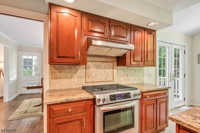 33 Runnymede Rd, Chatham Twp., NJ 07928