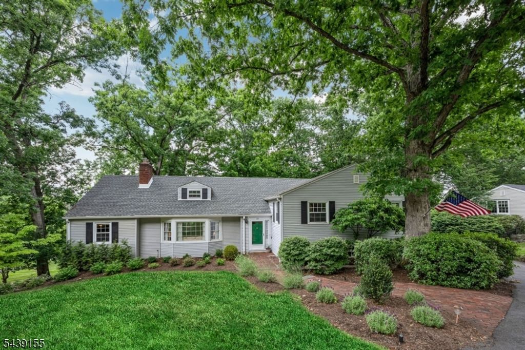 33 Runnymede Rd, Chatham Twp., NJ 07928